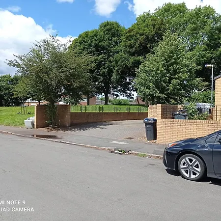 Luxury New House With Free Parking Birmingham